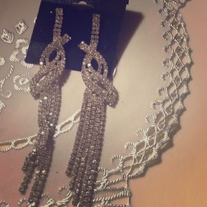 Greetings, A pair of  pierce rhinestone earrings